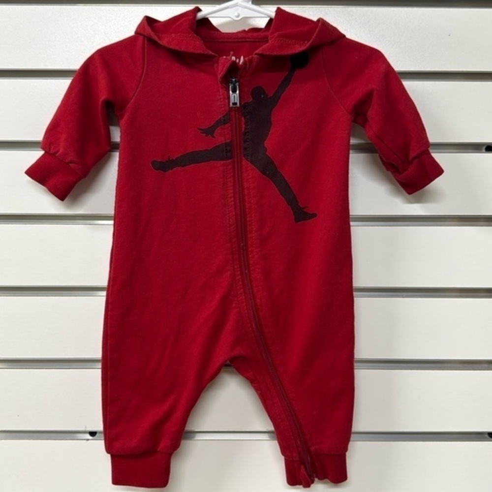 Air Jordan Nike red cotton‎ blend zip up hooded coverall size 0-3 months